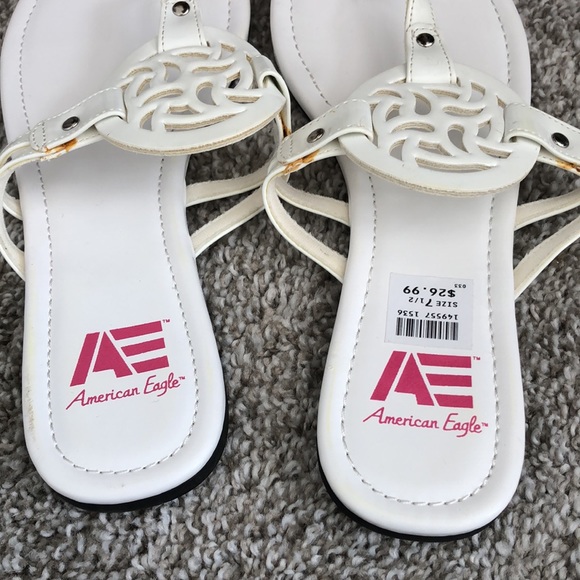 *SOLD* NWT American Eagle White Sandals - Picture 4 of 5